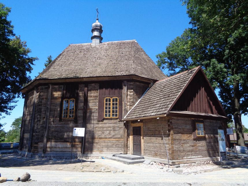 stary kościół drewniany
